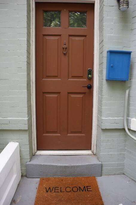 3-Bedroom House With Cute Patio Explore Dc On Foot Washington Exterior photo