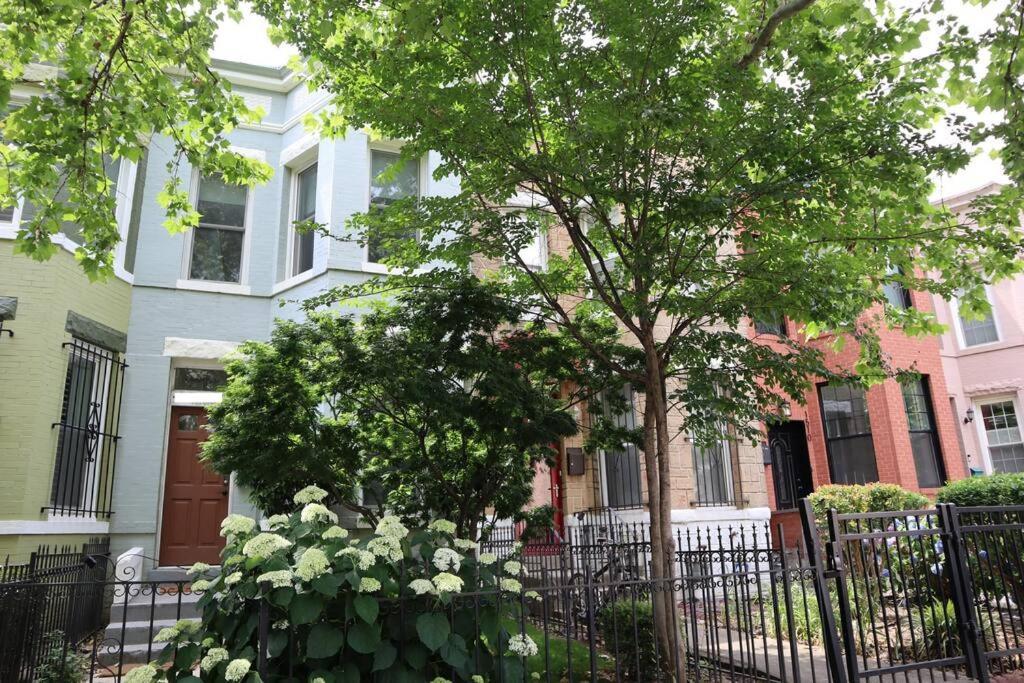 3-Bedroom House With Cute Patio Explore Dc On Foot Washington Exterior photo