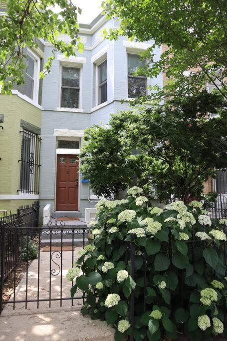 3-Bedroom House With Cute Patio Explore Dc On Foot Washington Exterior photo